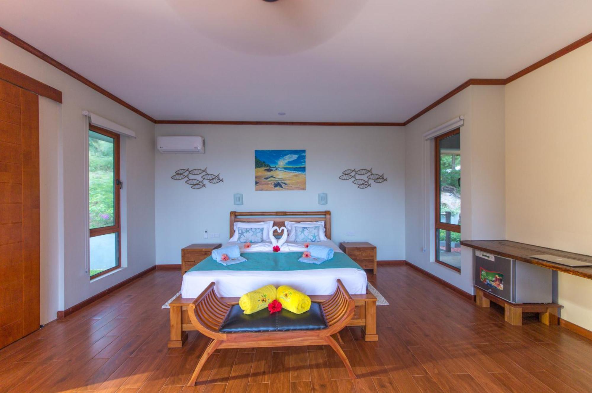 Anse Soleil Beachcomber Hotel And Self Catering Baie Lazare  Экстерьер фото